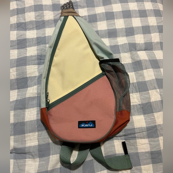 Kavu Handbags - Kavu Paxton Crossbody Backpack